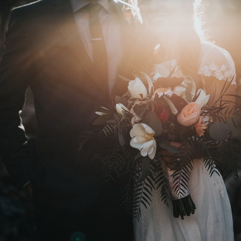 Transforme sua foto de noivado em um elegante esboço para convites — Antes